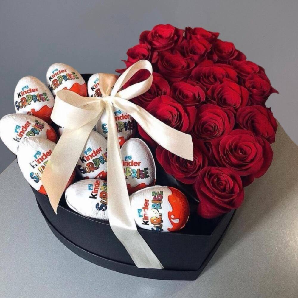 Kinder и красные розы